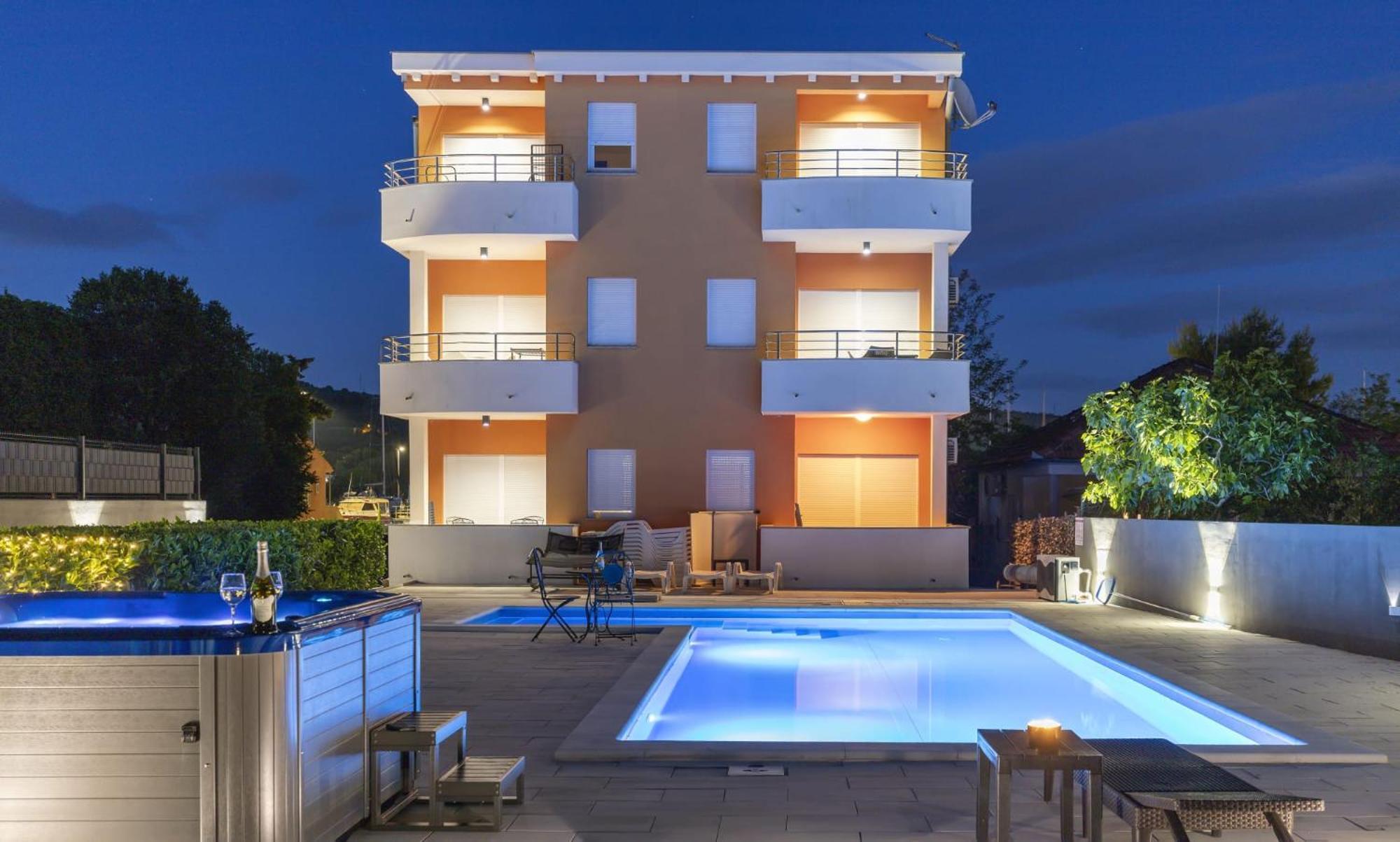 M & B Apartment Бибине Екстериор снимка